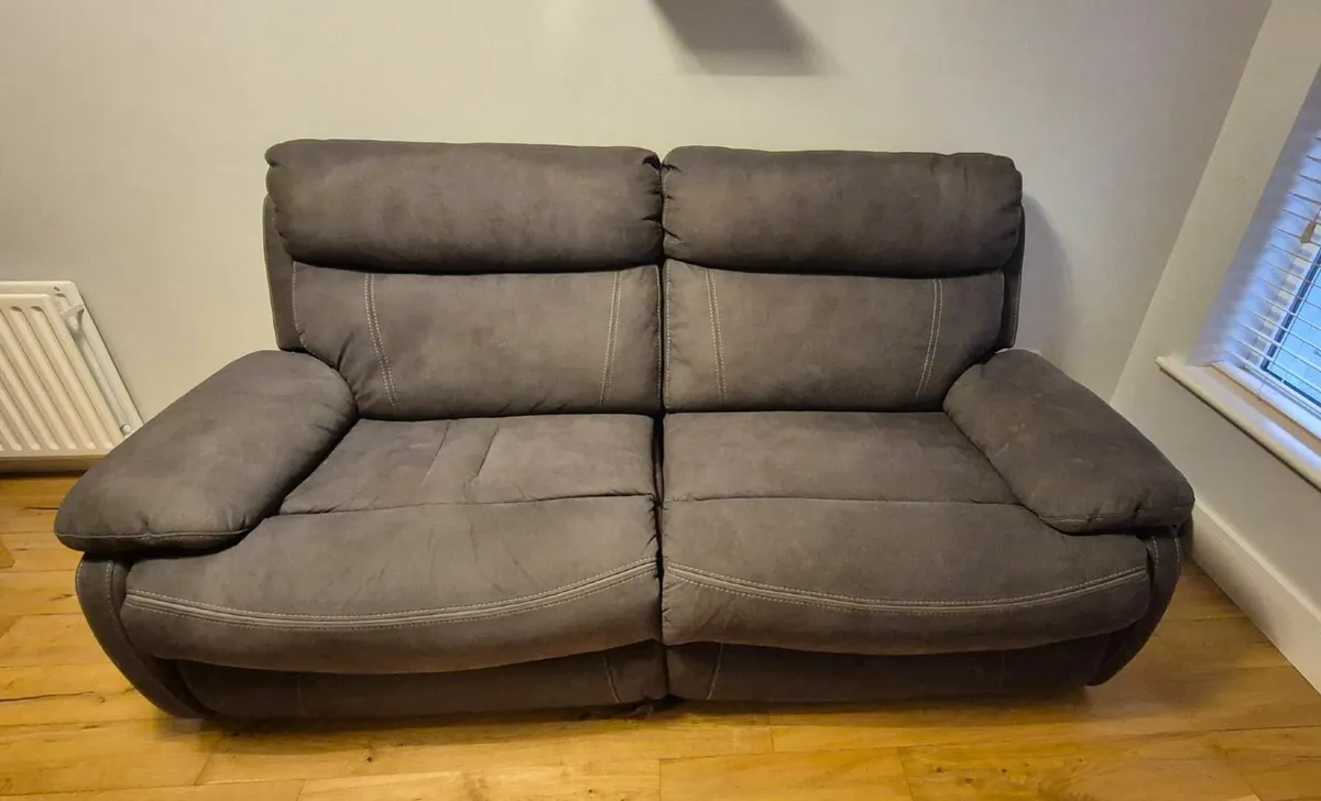 3 Seater/Power Recliner/USB/Grey - Image 1