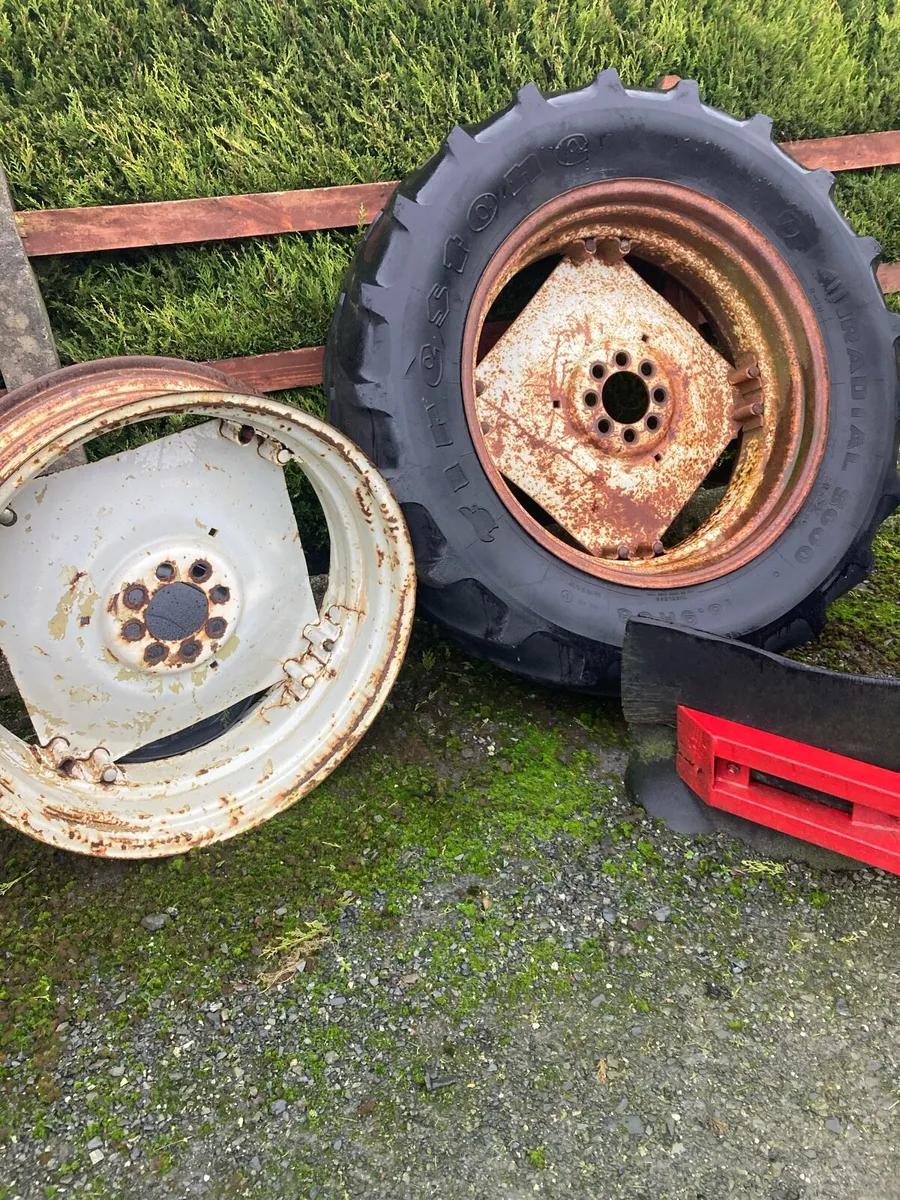 Ford wheels to suit 7810 or similar - Image 1