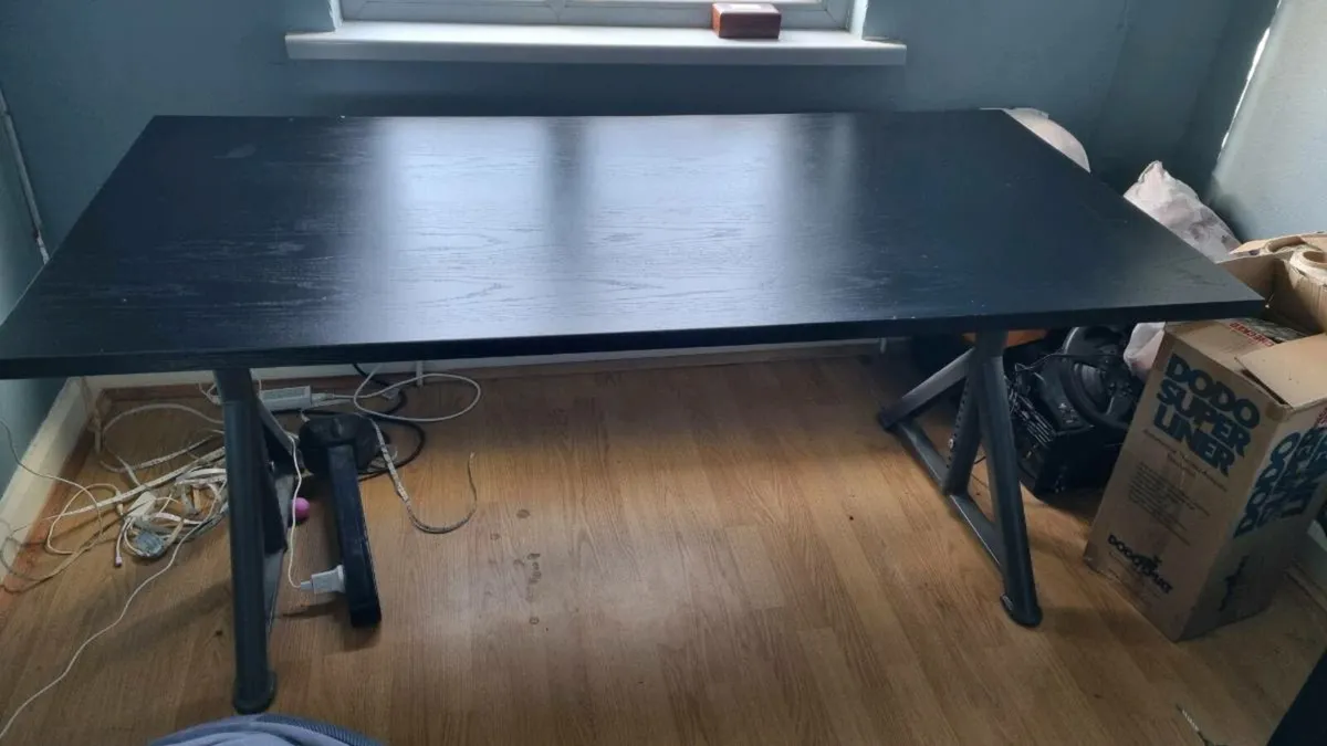 Ikea idasen office desk - Image 1