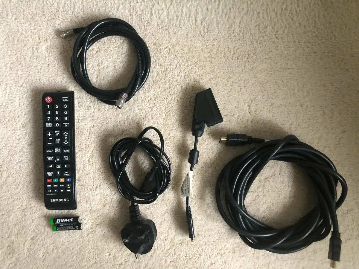 40" Samsung TV + Visiblewave Satellite Receiver - Image 3