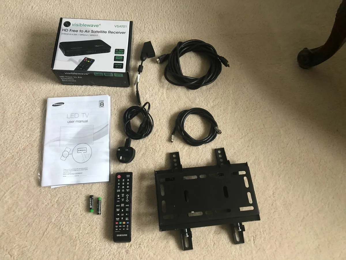 40" Samsung TV + Visiblewave Satellite Receiver - Image 4