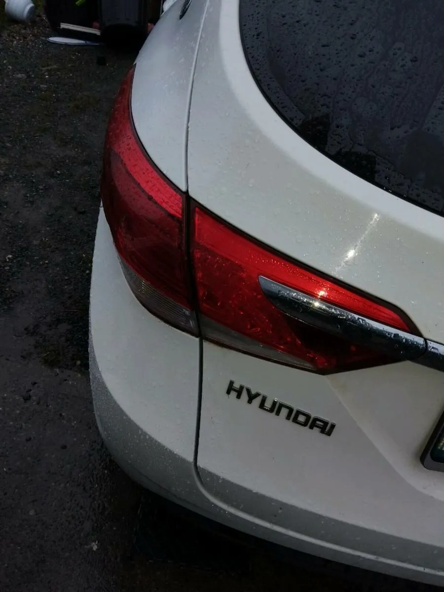 Hyundai i40 estate for parts - Image 4