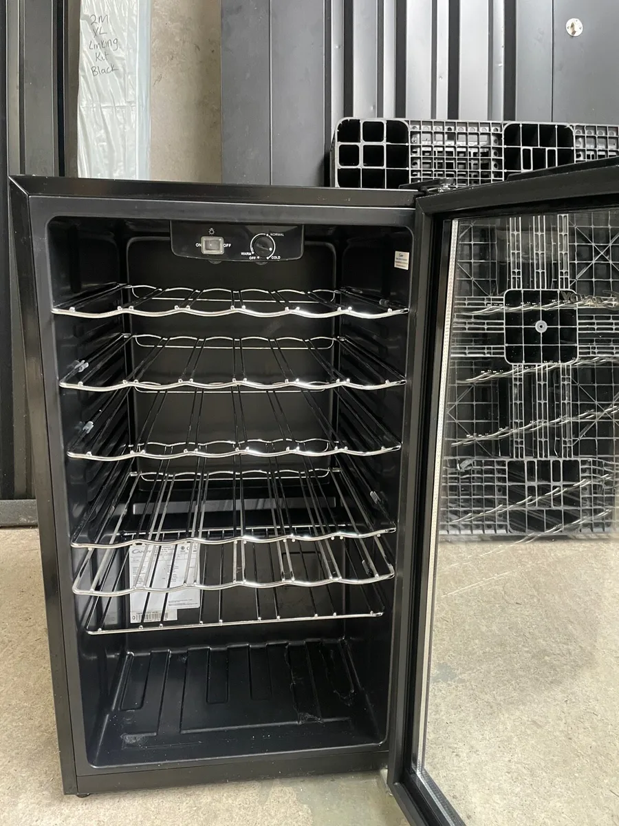 Wine fridge - Image 1