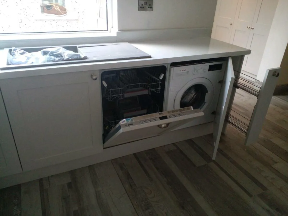 Kitchen fitter available - Image 4