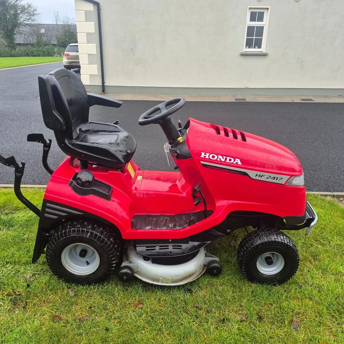 Honda 2417 Ride On Mower - Image 2