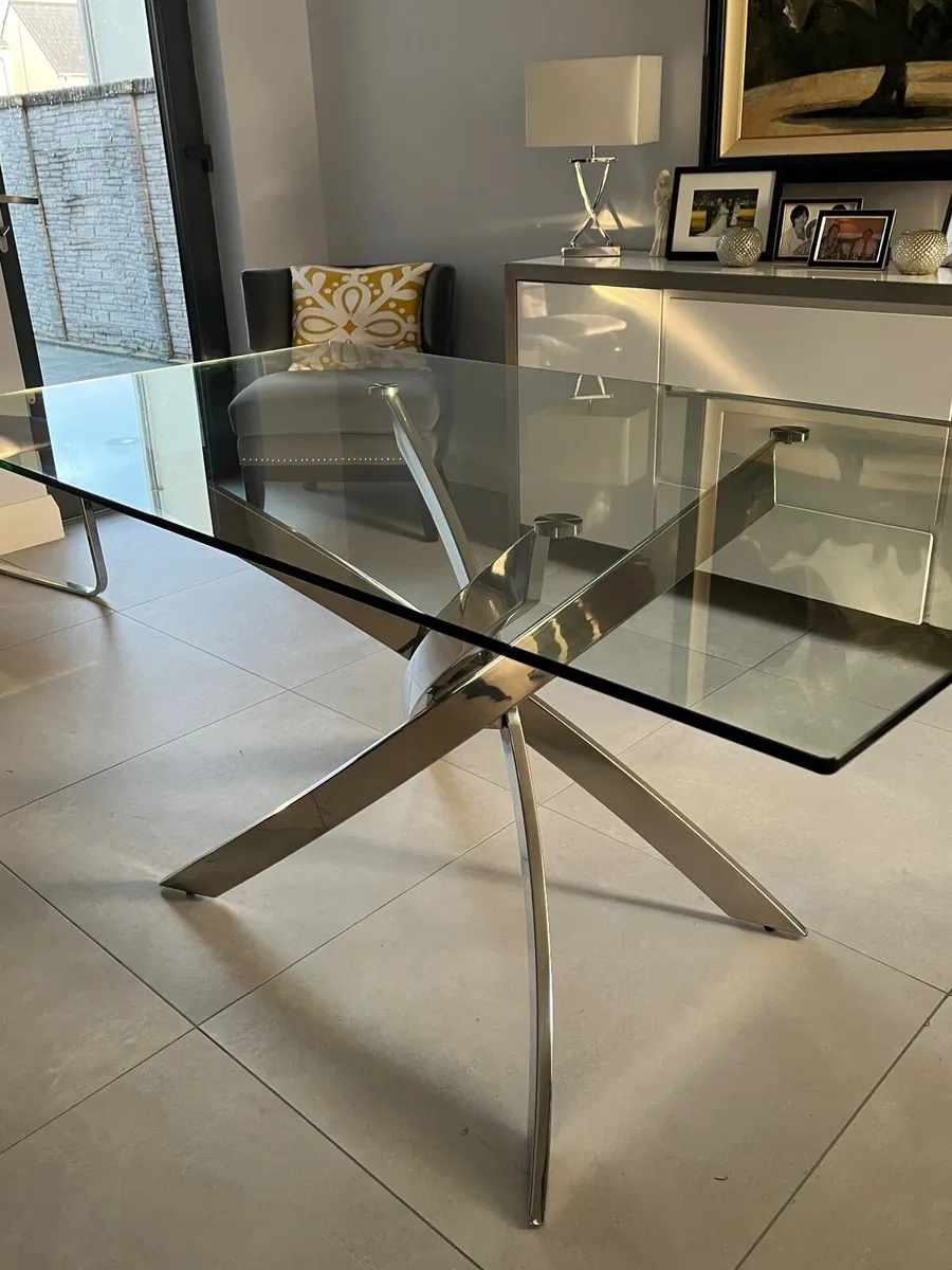 Dining table - Image 2