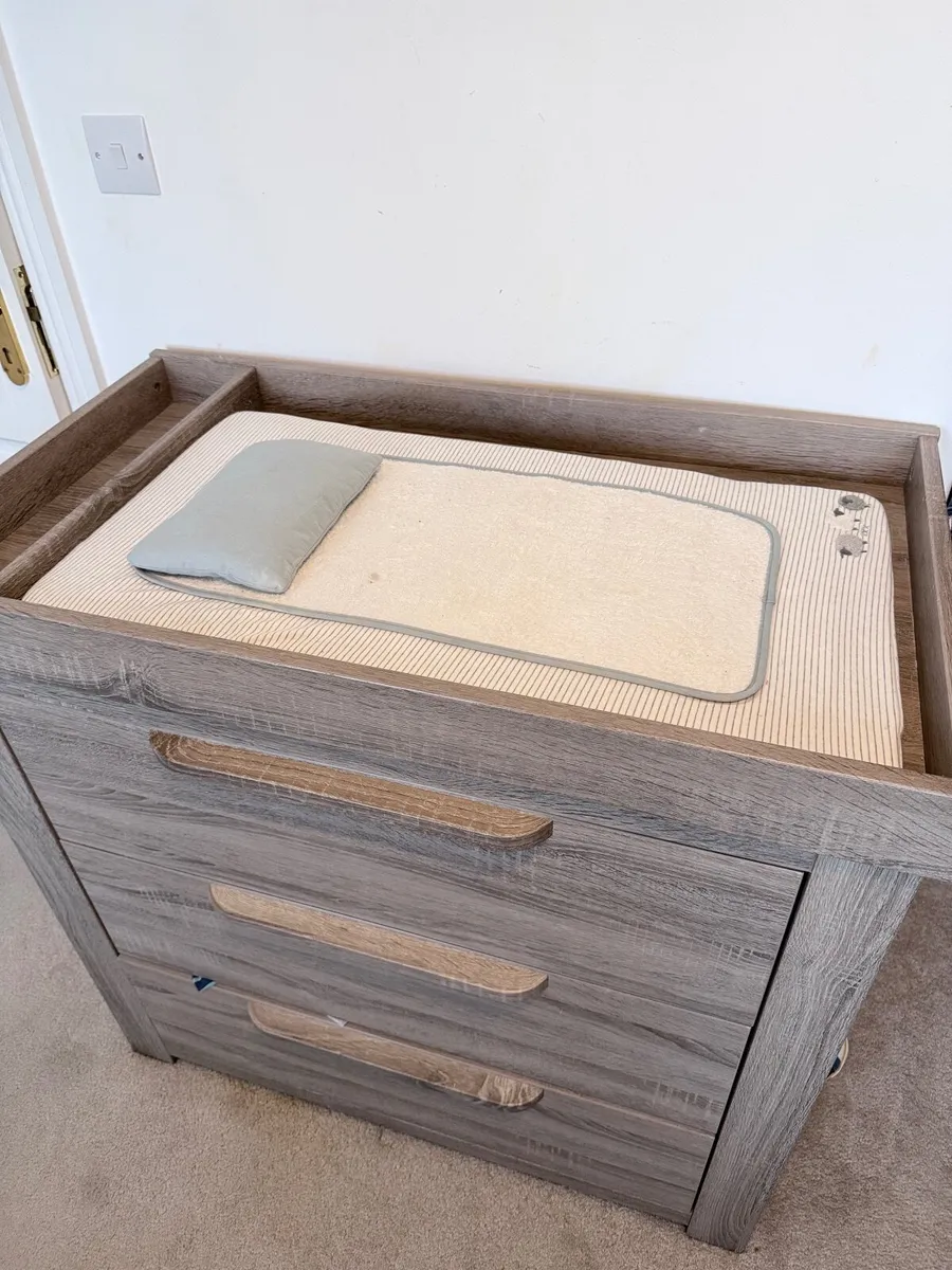 Nursery furniture - Image 1