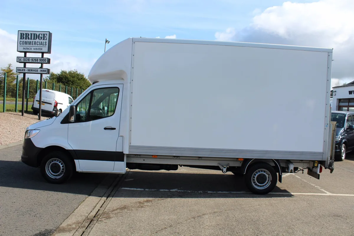 2023 Mercedes-Benz Sprinter 315 Luton Tail Lift - Image 4