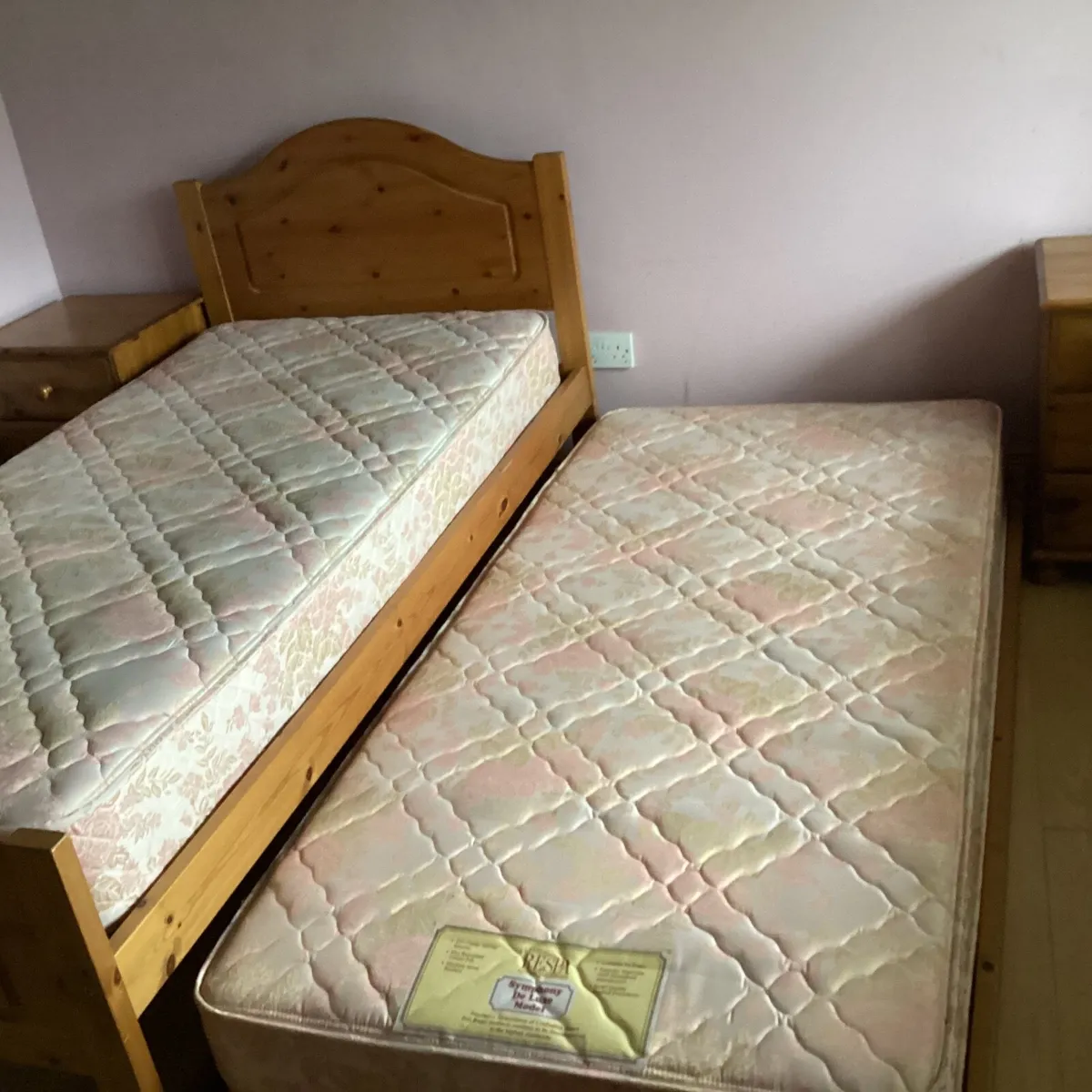 Single / Twin beds - Image 1