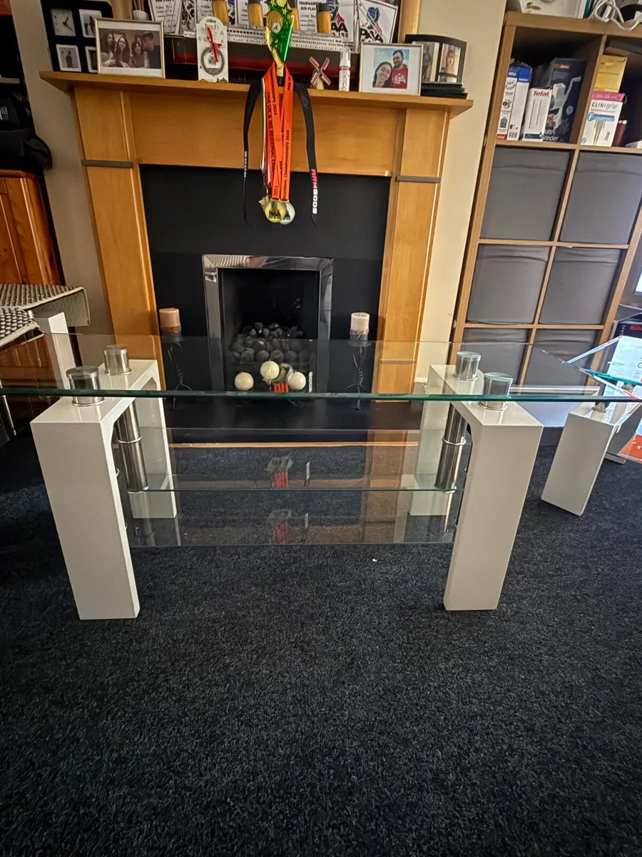 Glass coffee table - Image 1