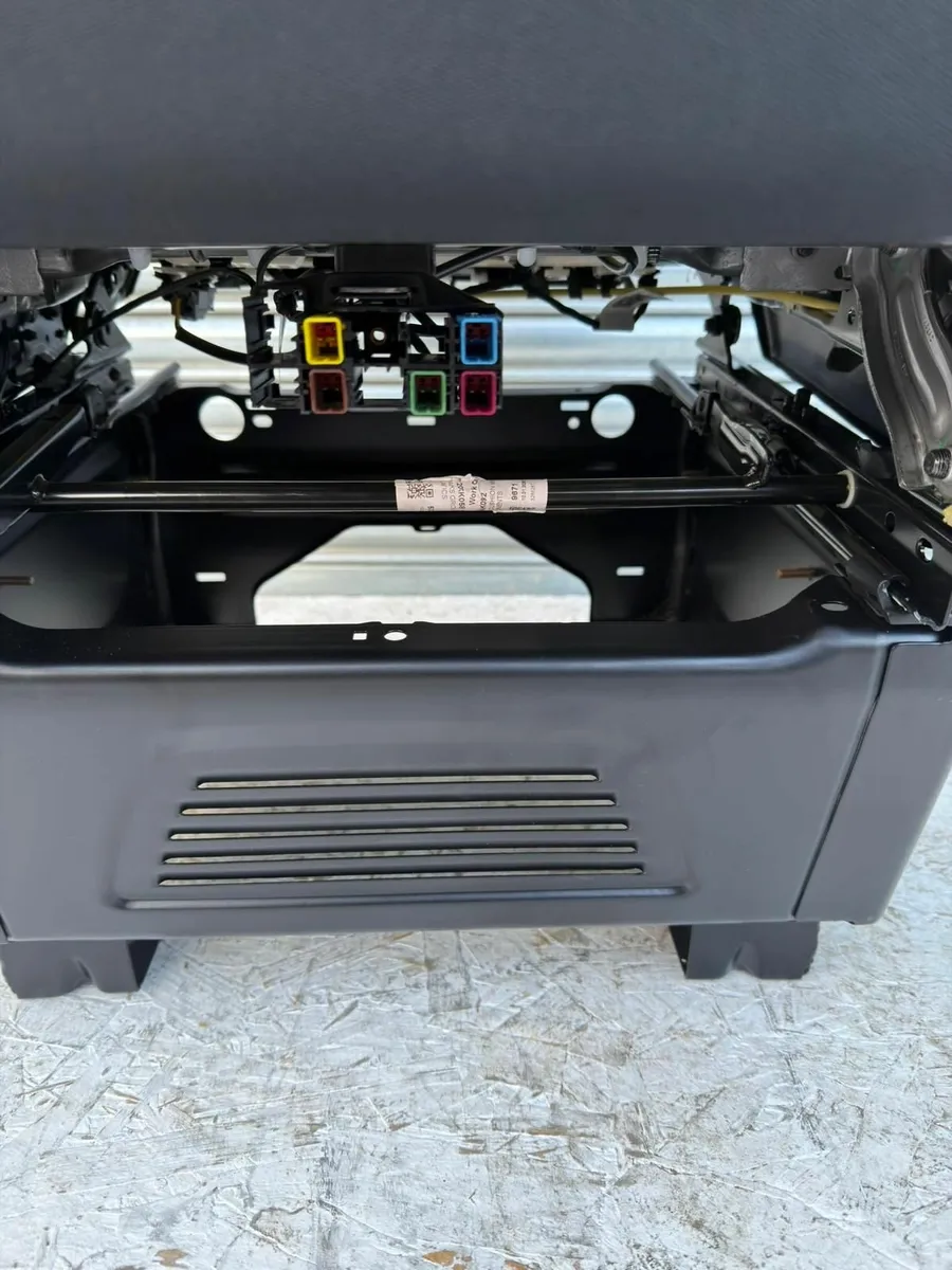 Ford transit custom pasanger seat - Image 3