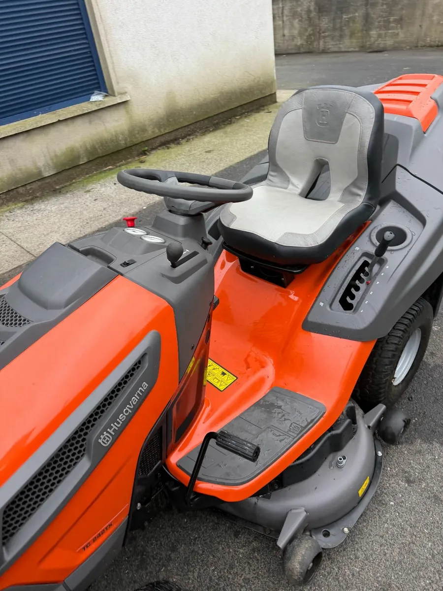 Husqvarna tc 242 tx Ride-on Lawnmower - Image 4