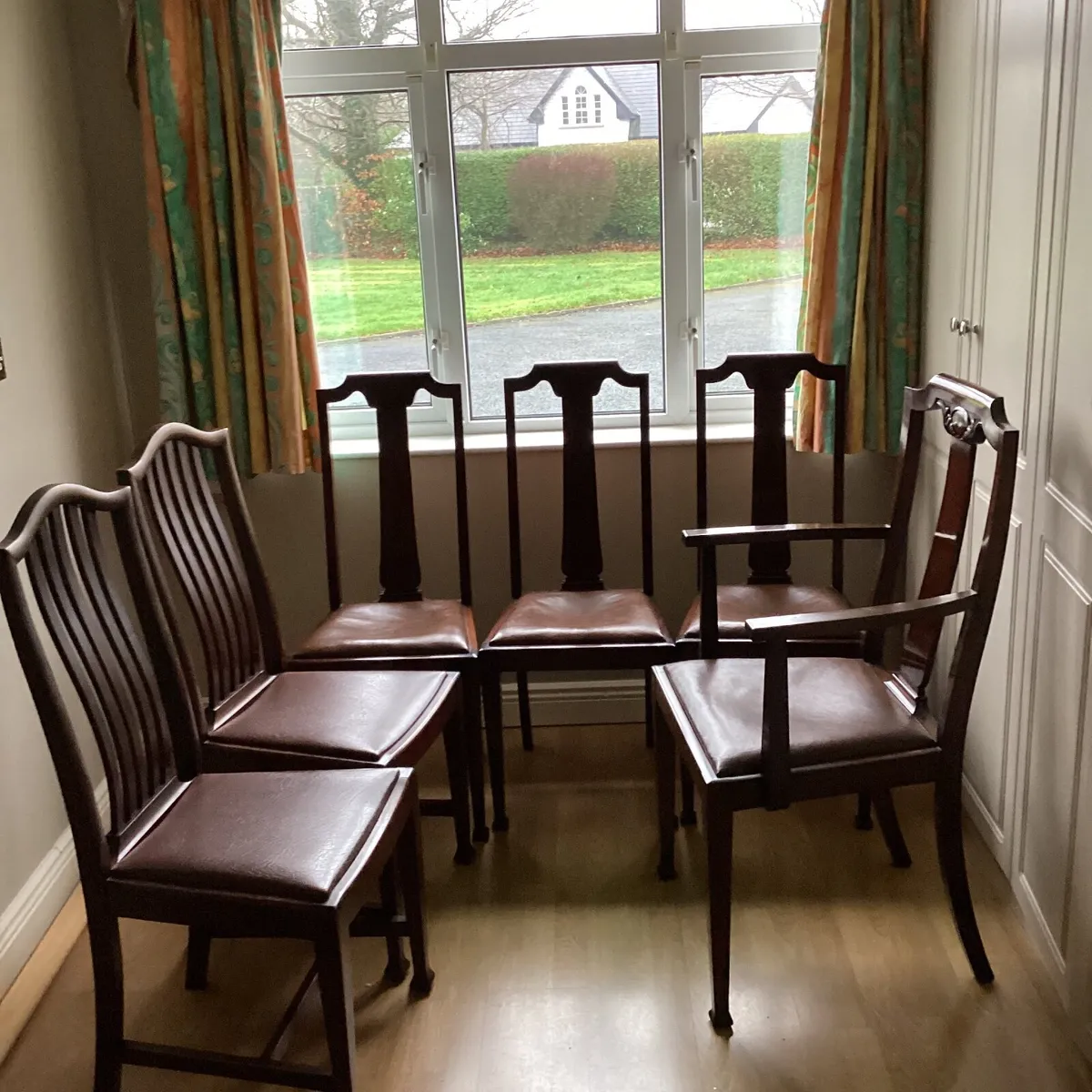 Carver dining chair and 6 dining chairs - Image 3