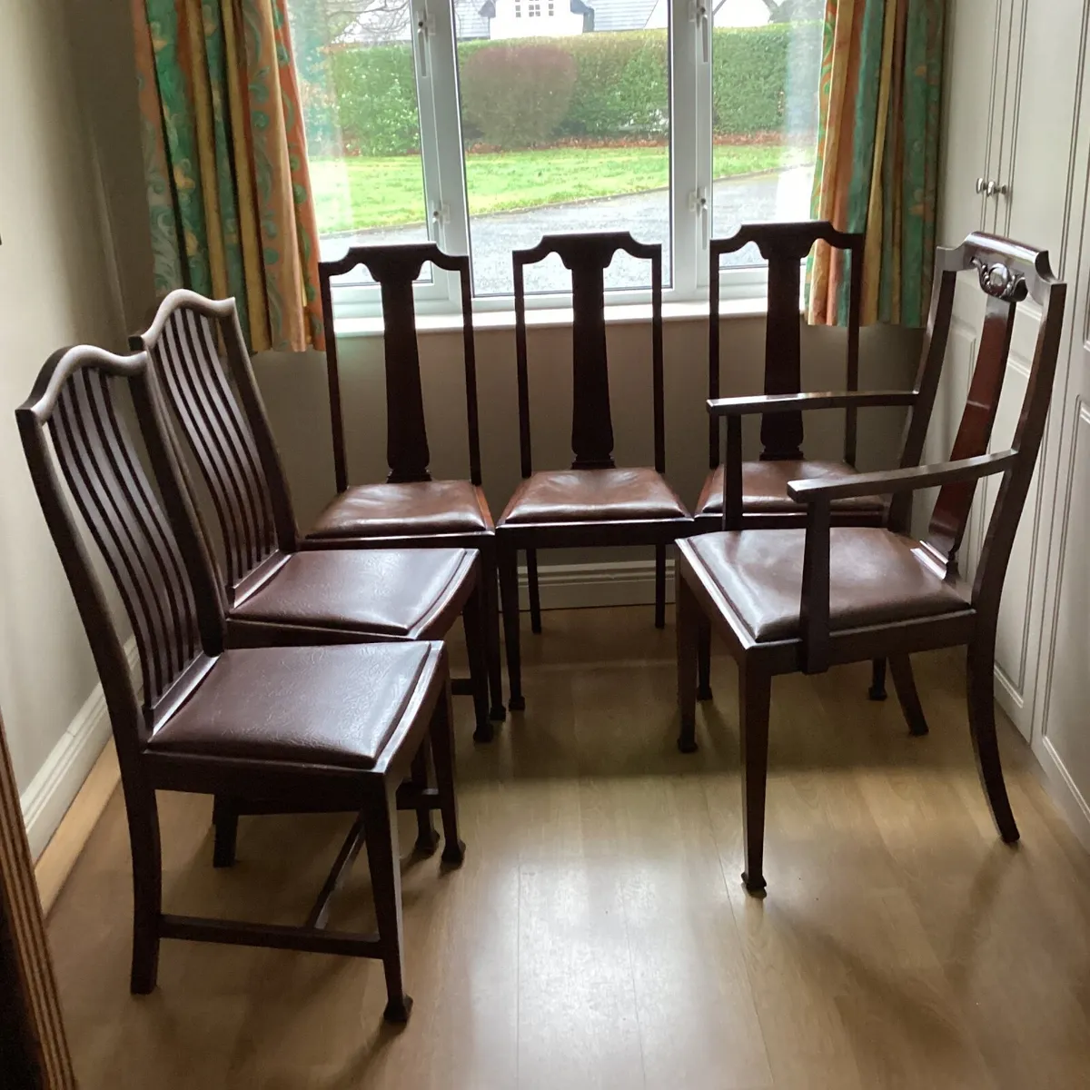 Carver dining chair and 6 dining chairs - Image 2