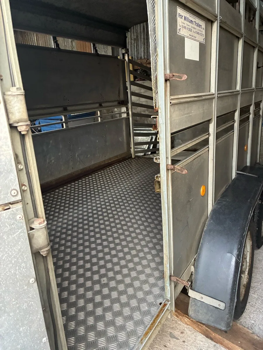 Ifor williams 10x6 cattle trailer with sheep decks - Image 4