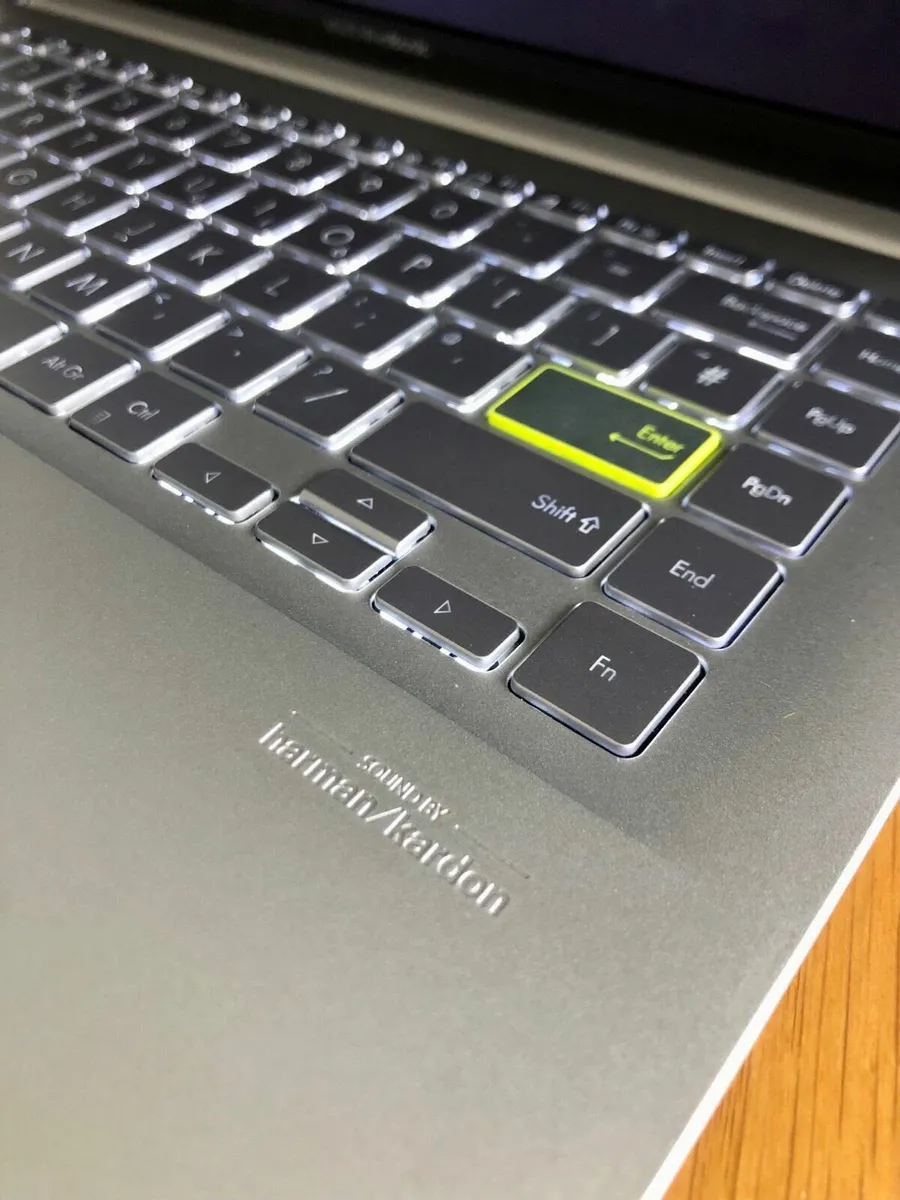 Asus Vivobook - Image 4