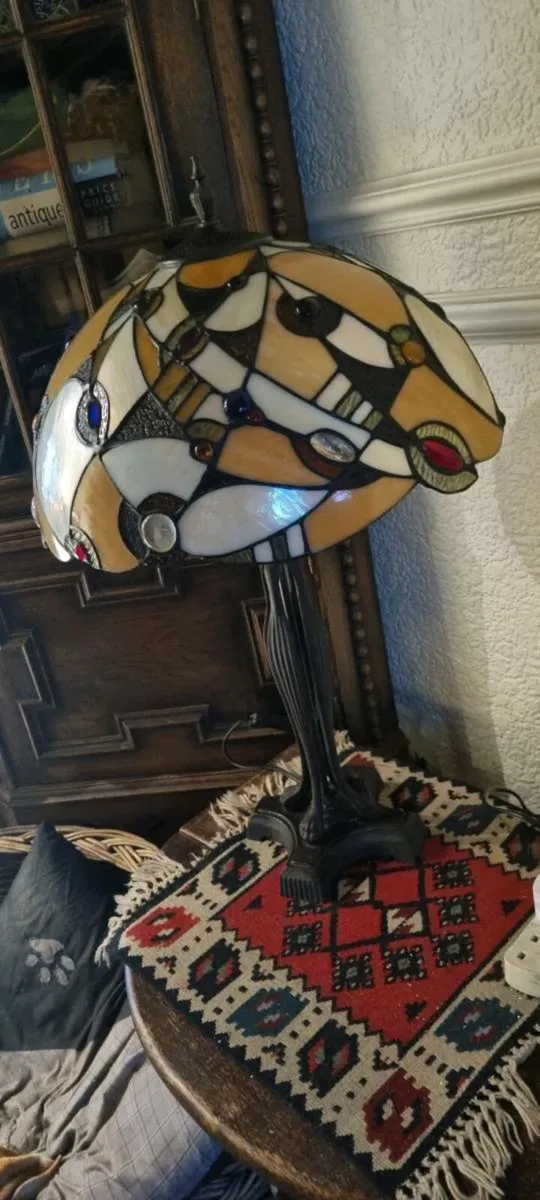 PEACOCK EYE TIFFANY LAMP - Image 1