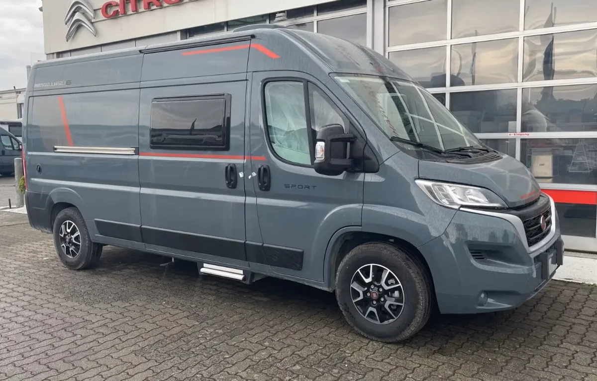 NEW CAMPERVAN ROLLER TEAM LIVINGSTON 6 LHD - Image 1