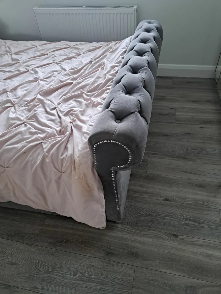 Double bed - Image 2