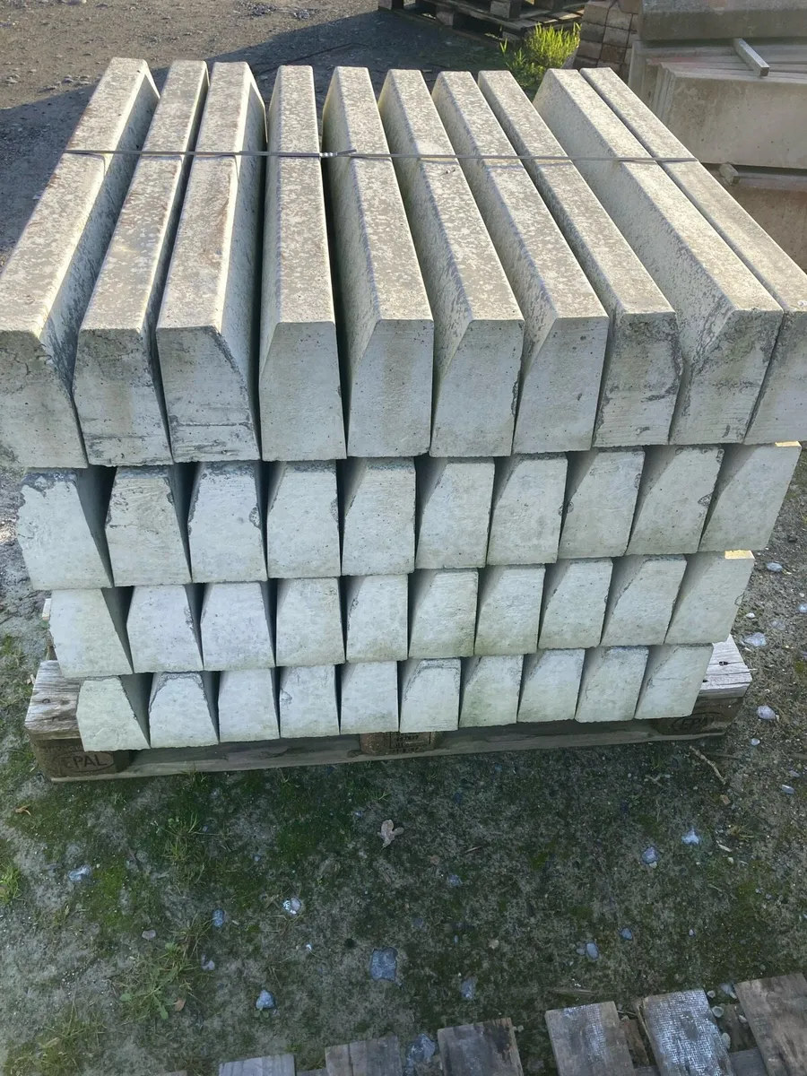 Concrete kerbs - Image 1