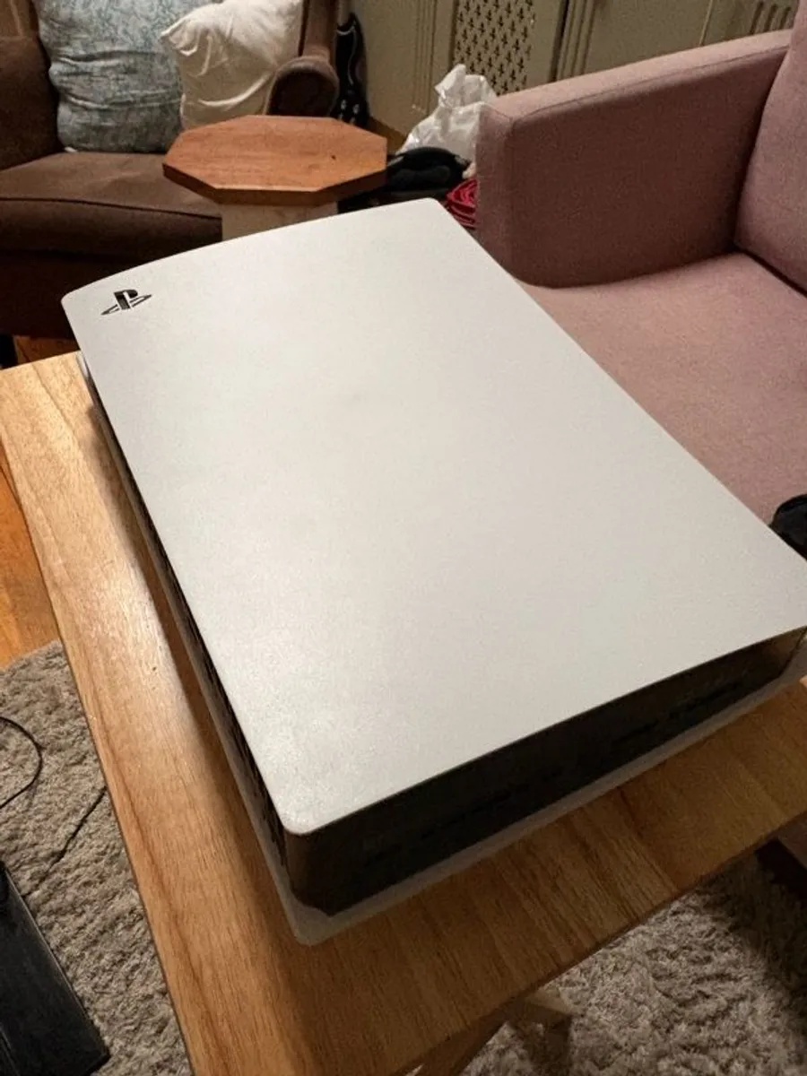 PS5 Digital Edition - Image 2