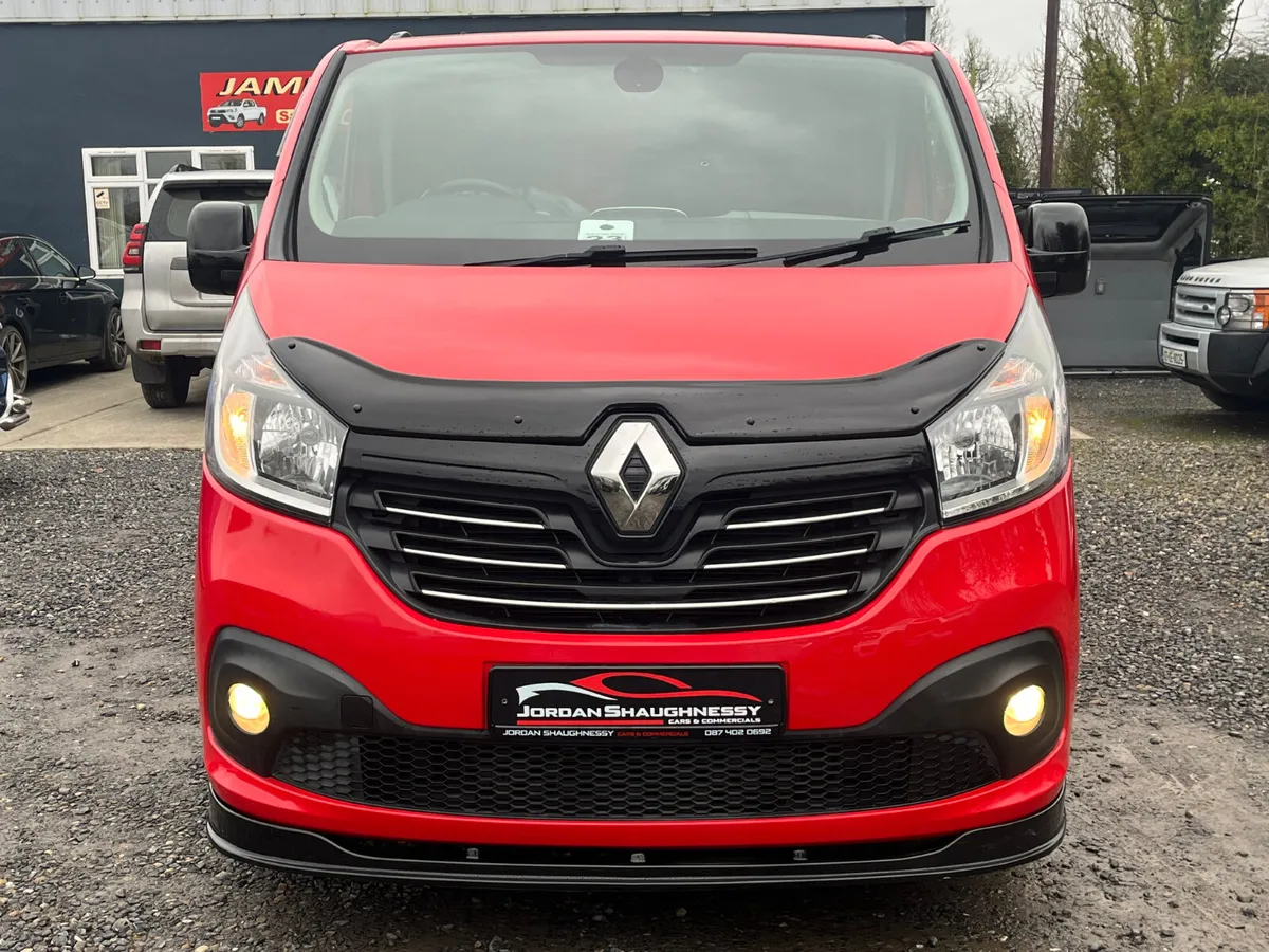 2019 RENAULT TRAFIC SWB SPORT 59K MILES - Image 2