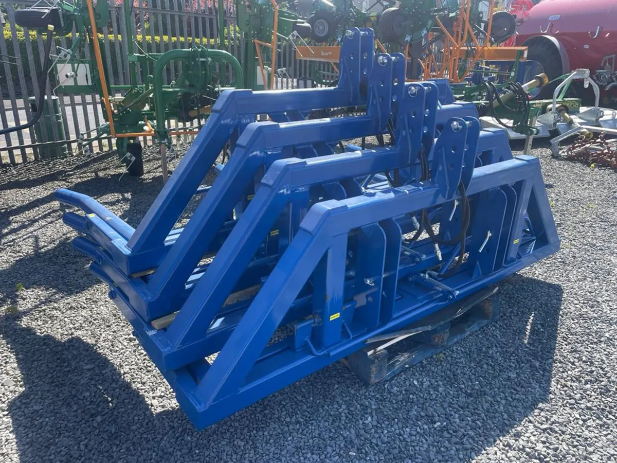 Dowd Double Bale Lifters - Image 3