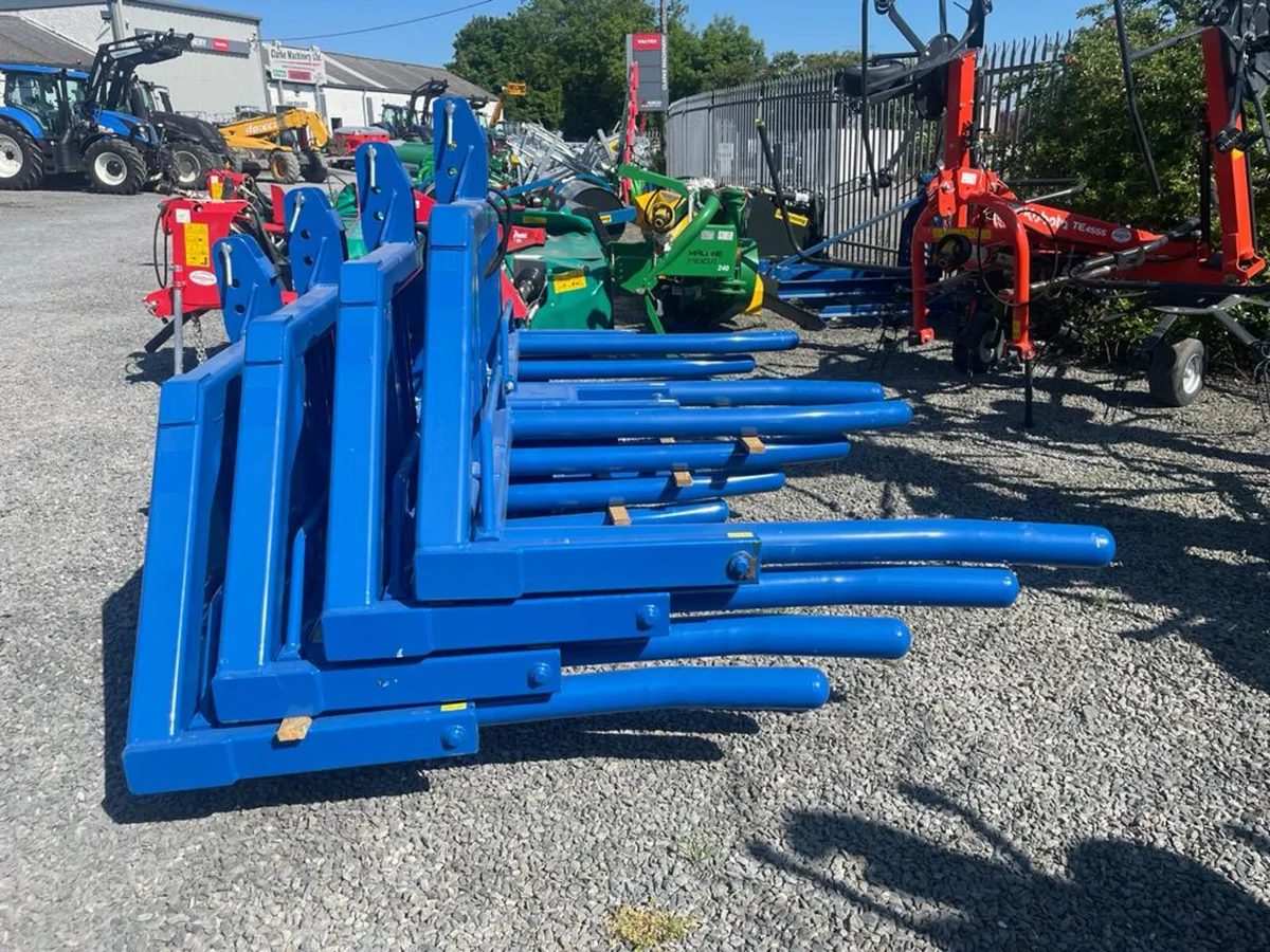 Dowd Double Bale Lifters - Image 1