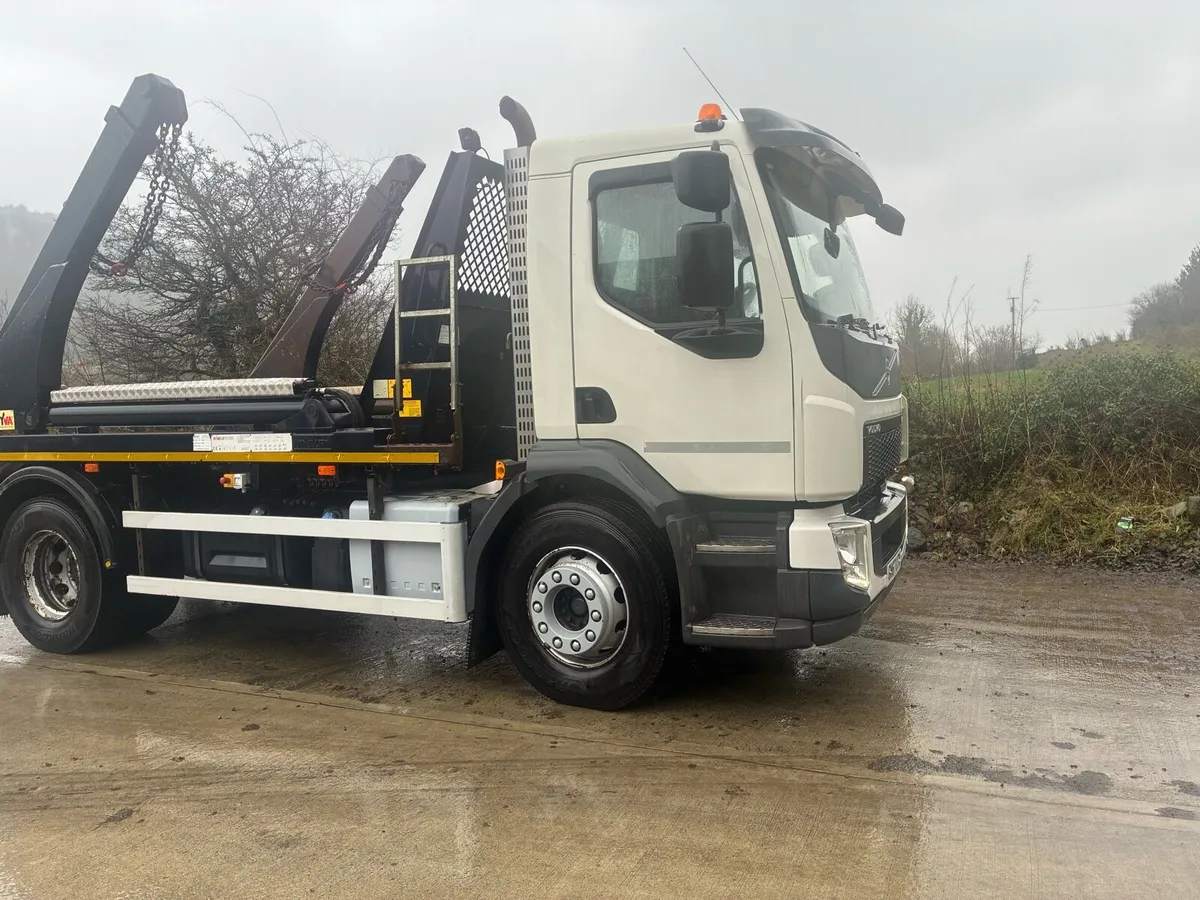 Volvo FL skip truck - Image 3