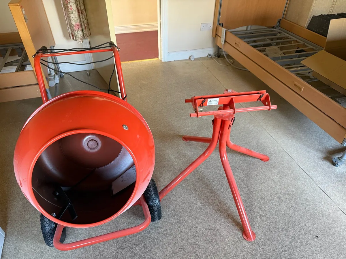 Cement mixer - Image 1