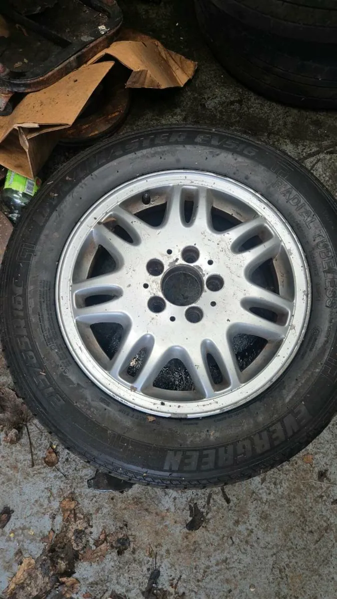 Mercedes alloy wheels - Image 1