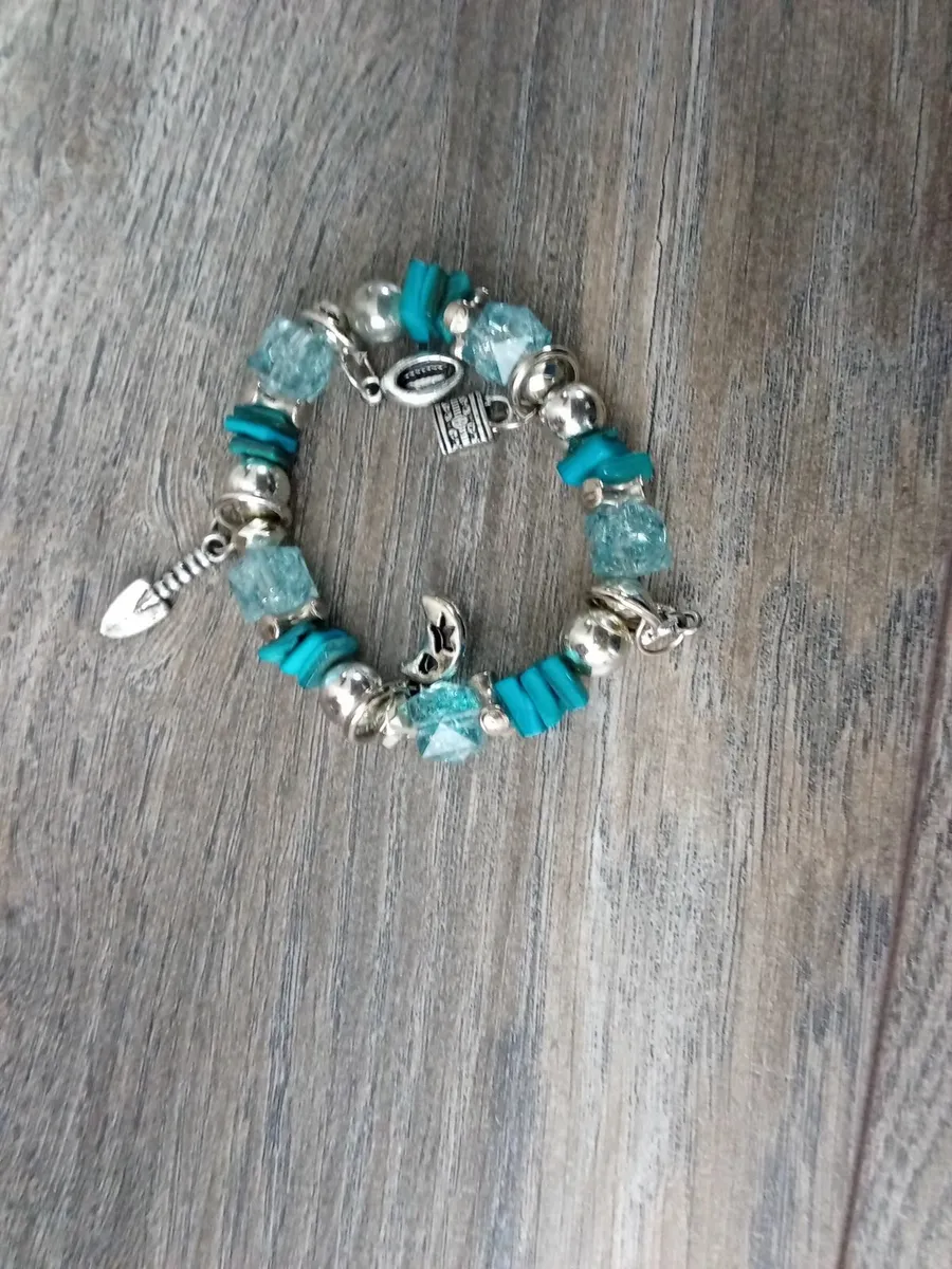 Charm and Beaded Bracelet. - Image 2