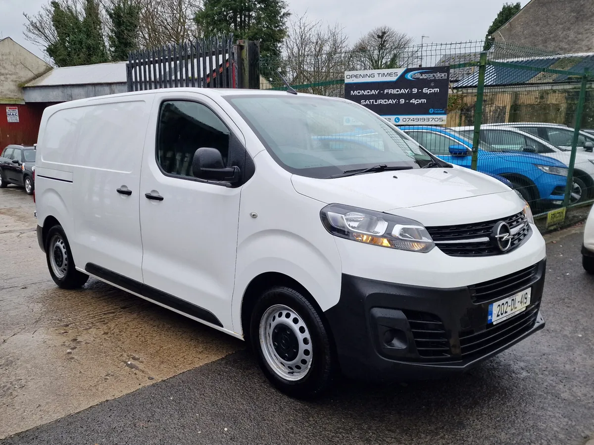202 Opel Vivaro 1.5 TD - Image 1