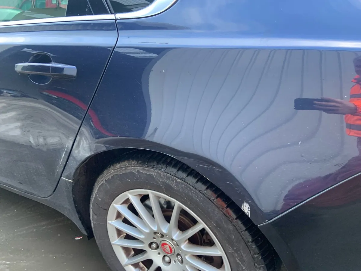 2017 jaguar xf 2.0 diesel auto - Image 4