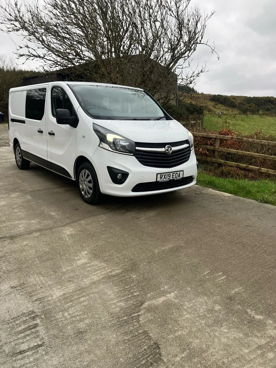2019 vivaro crewcab - Image 1