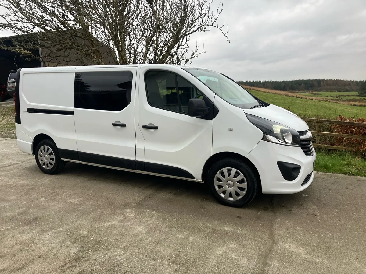 2019 vivaro crewcab - Image 3