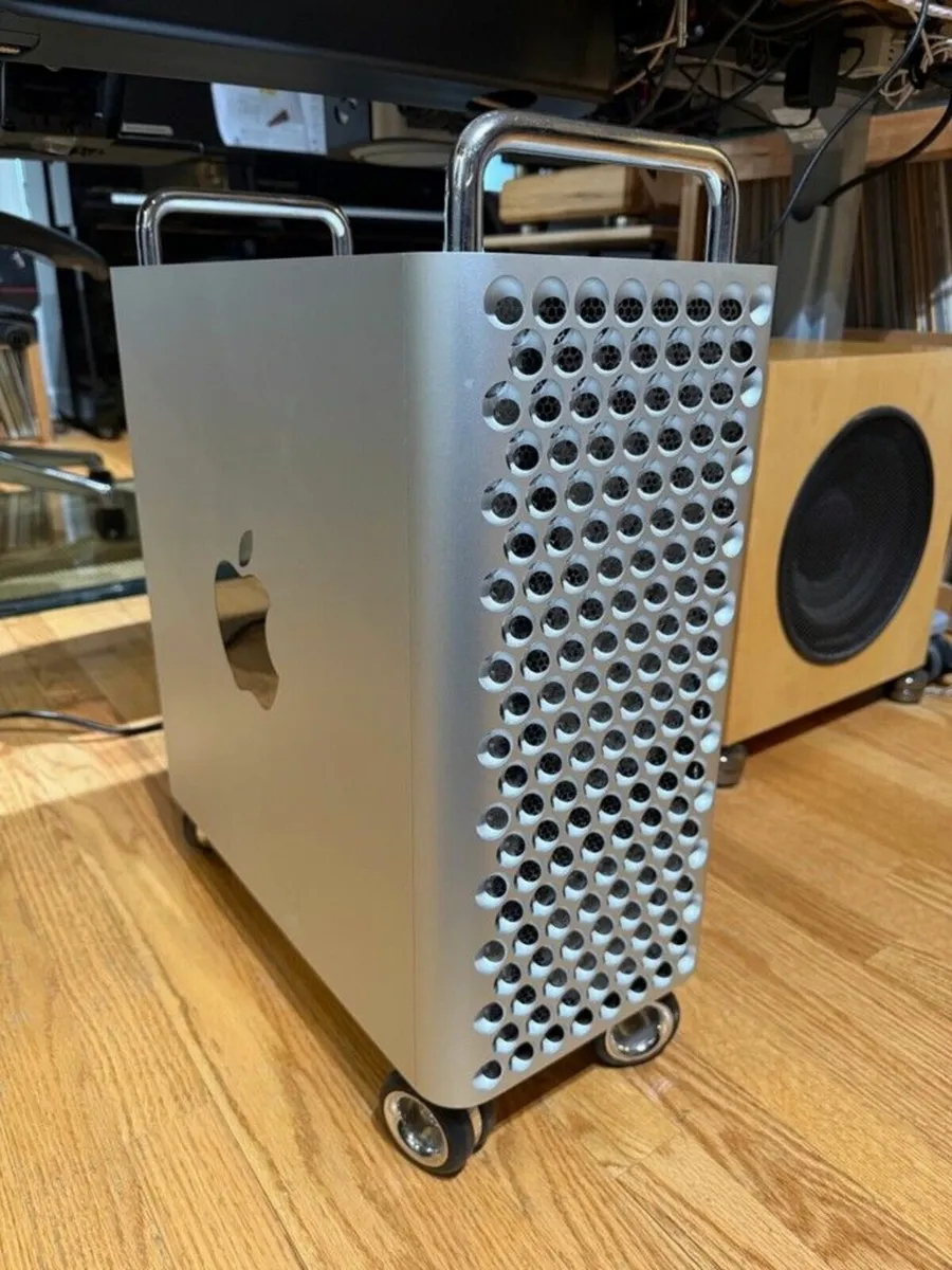 2019 Apple Mac Pro 2.5 GHz 28-Core Xeon, 0 GB RAM - Image 1