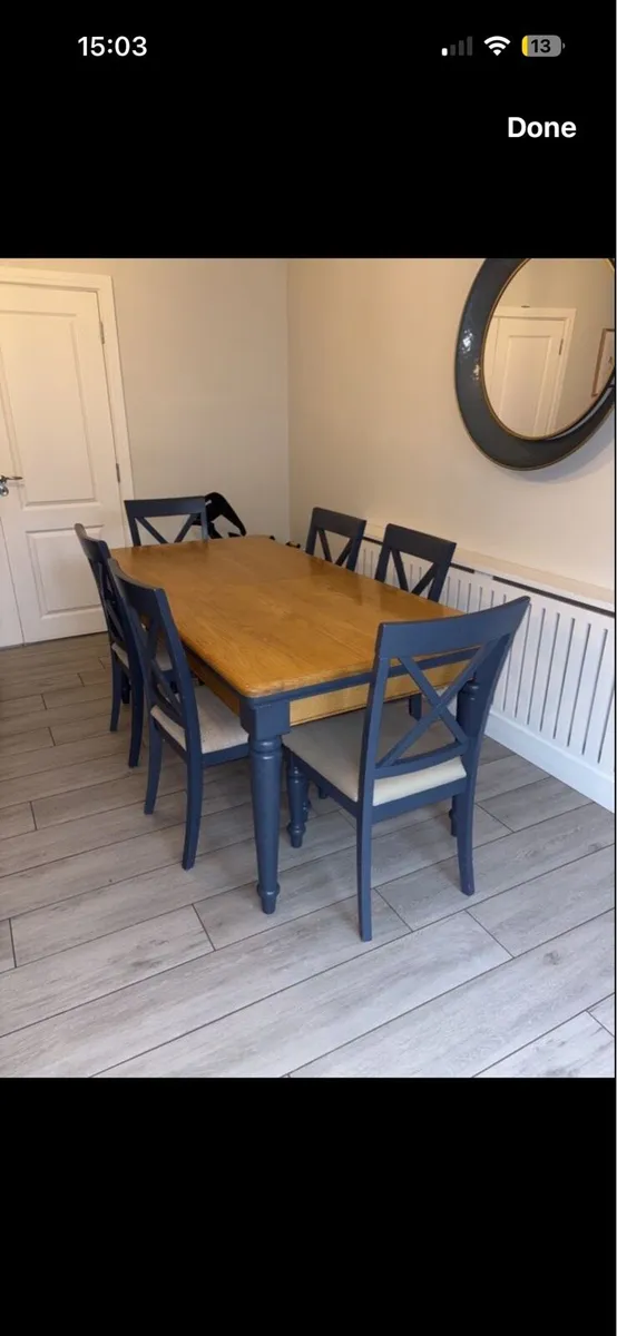 Table and chairs - Image 2