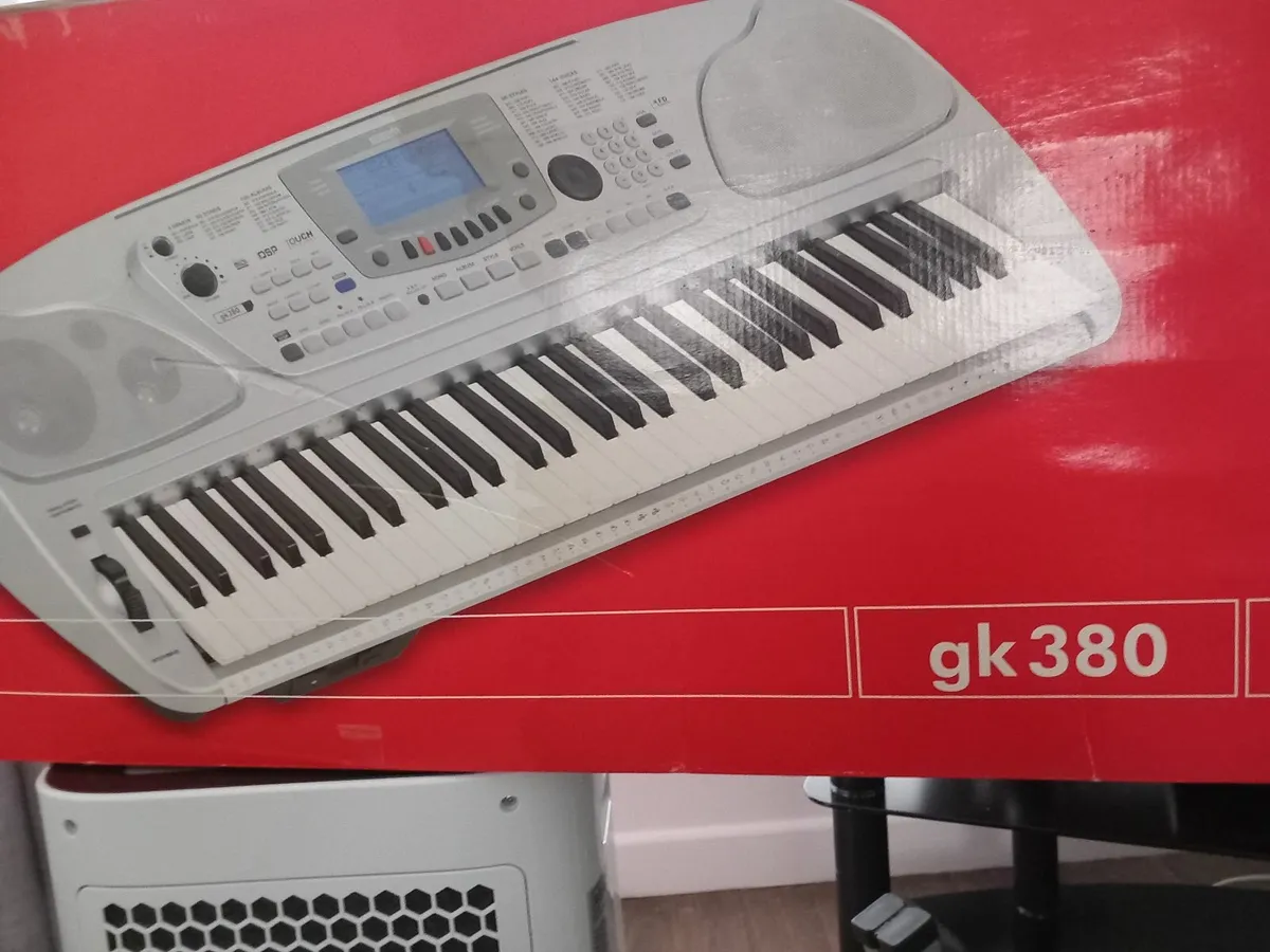 Gem music keyboard  vintage for sale - Image 2