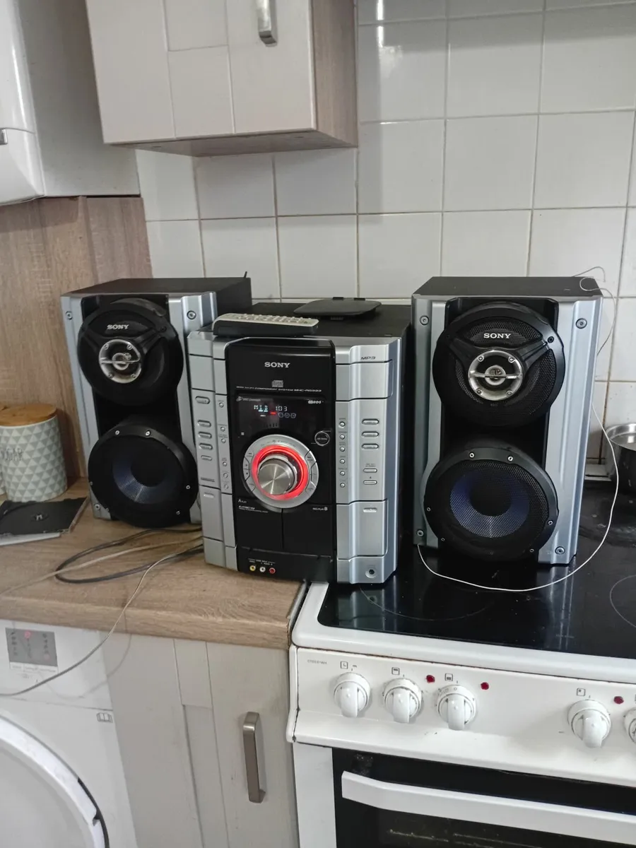 Sony stereo - Image 2