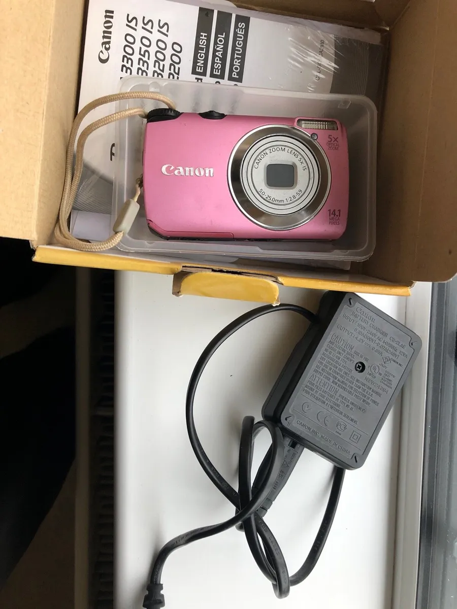 Canon A3200is digital camera - Image 2