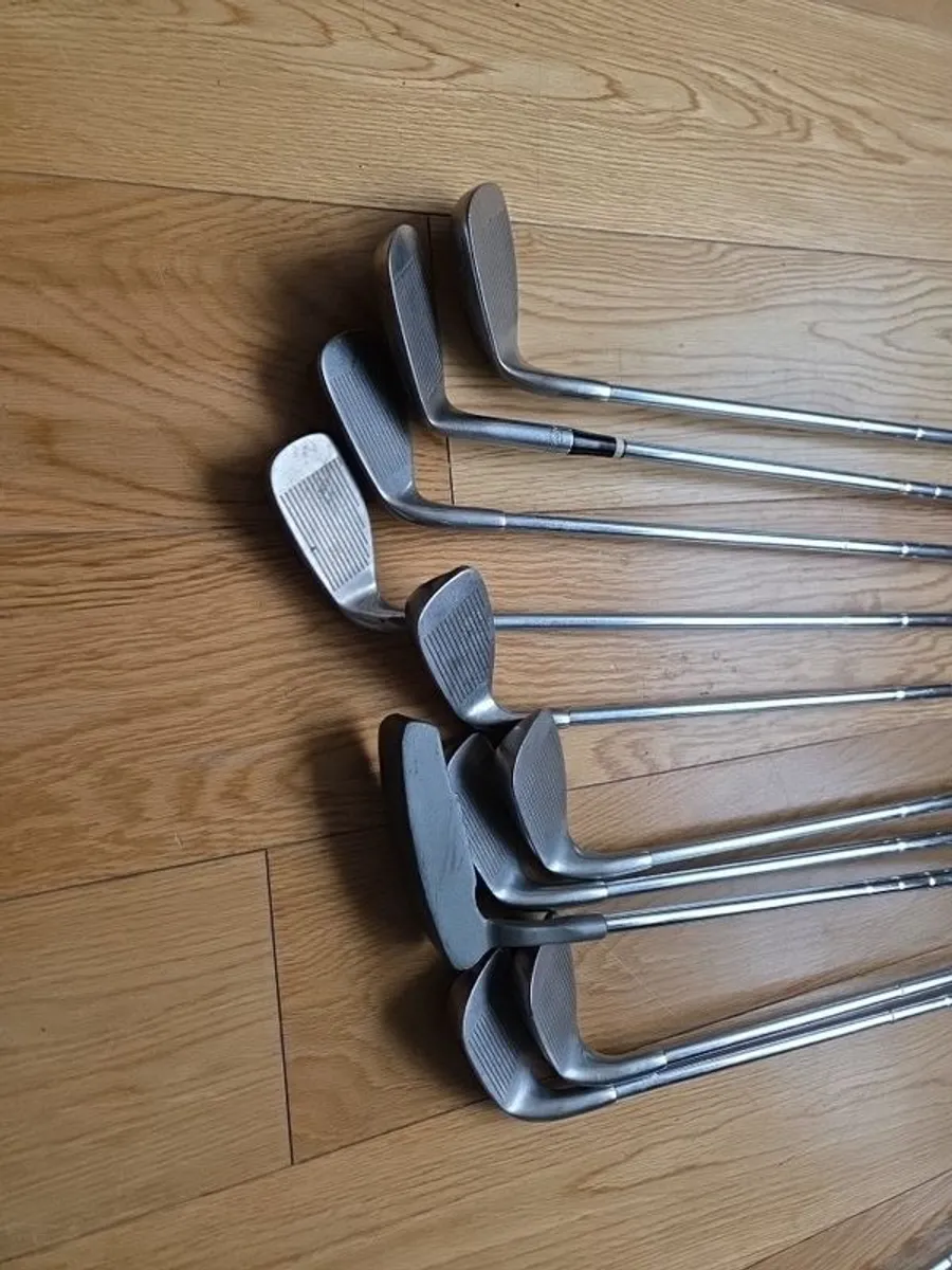 Golf bag & clubs - Image 3