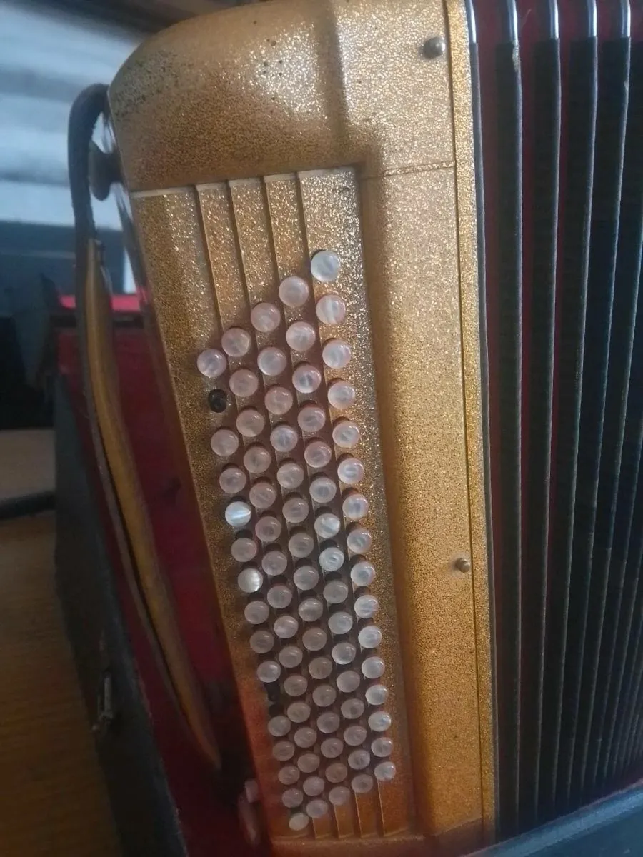 Accordion Crucianelli Nazzareno Piermaria - Image 2