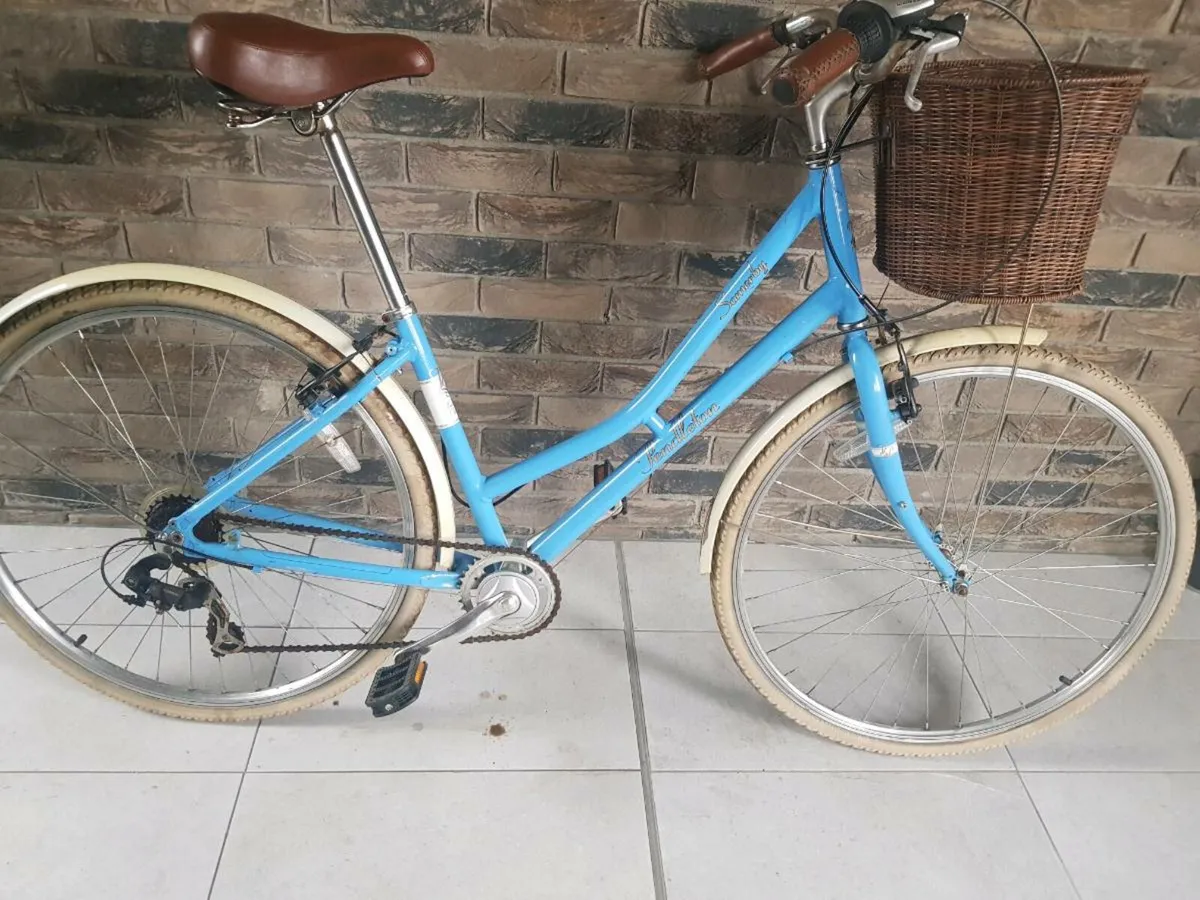 Pendleton ladies bike( can deliver) - Image 3