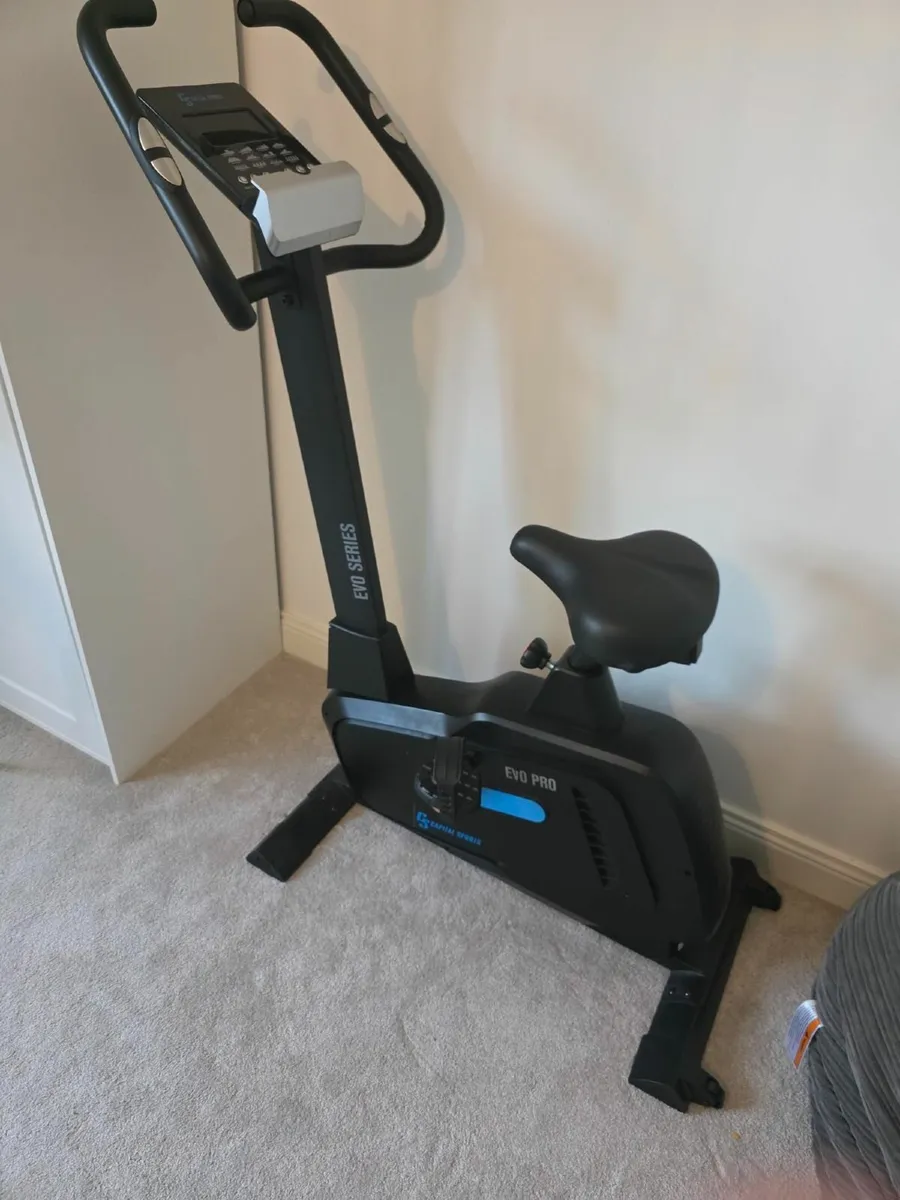 EVO PRO Series exercise bike - Image 1