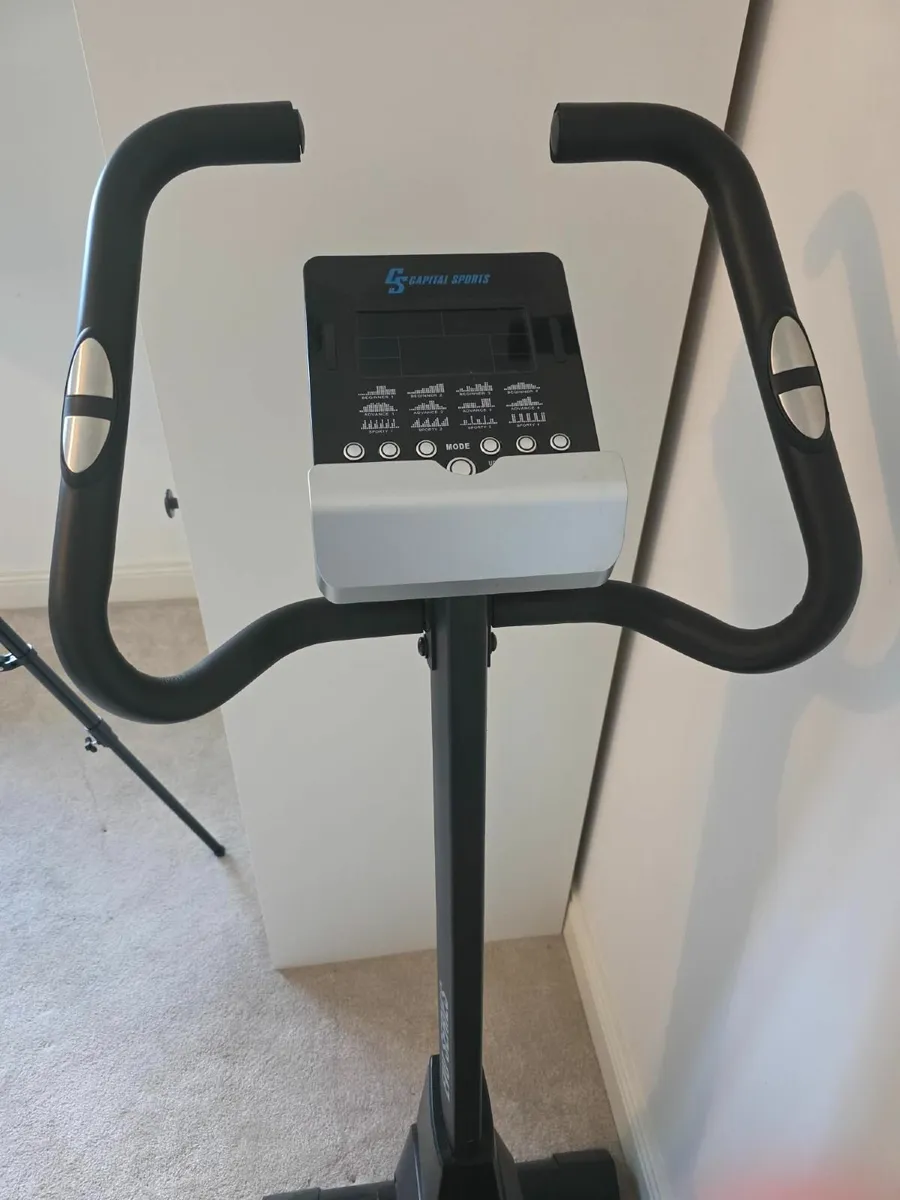 EVO PRO Series exercise bike - Image 3