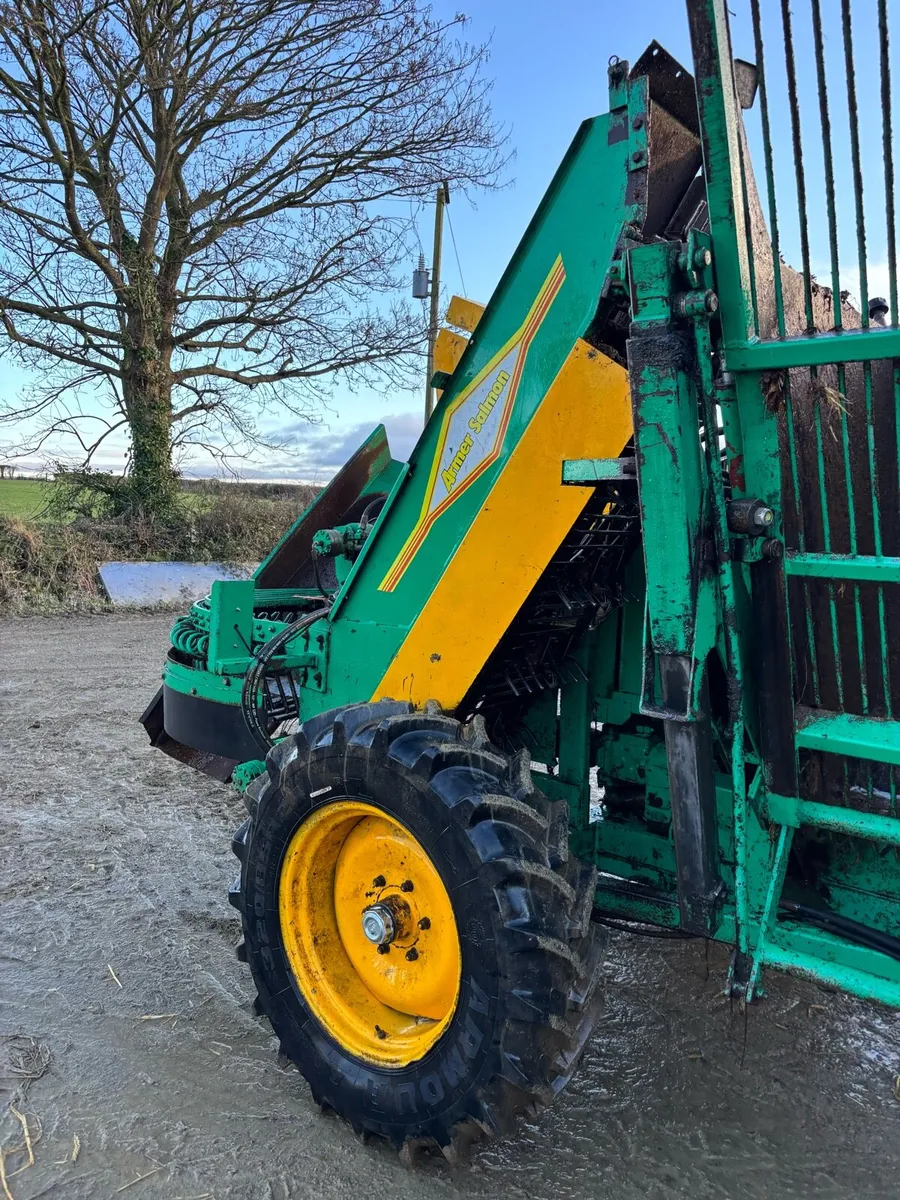 Armer salmon Beet harvester - Image 4