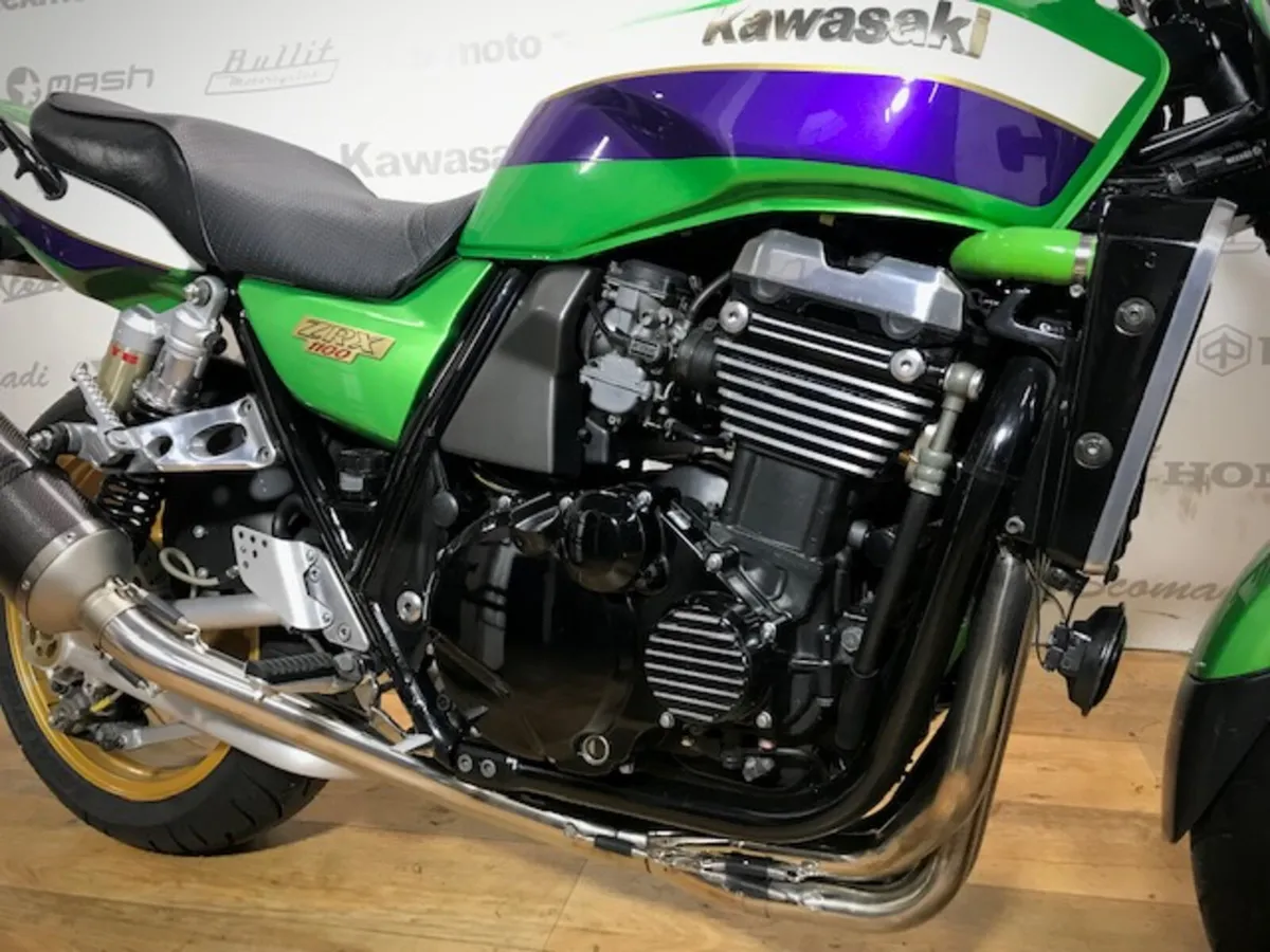 PRE-OWNED Kawasaki ZRX1100 R 1999 - Image 4