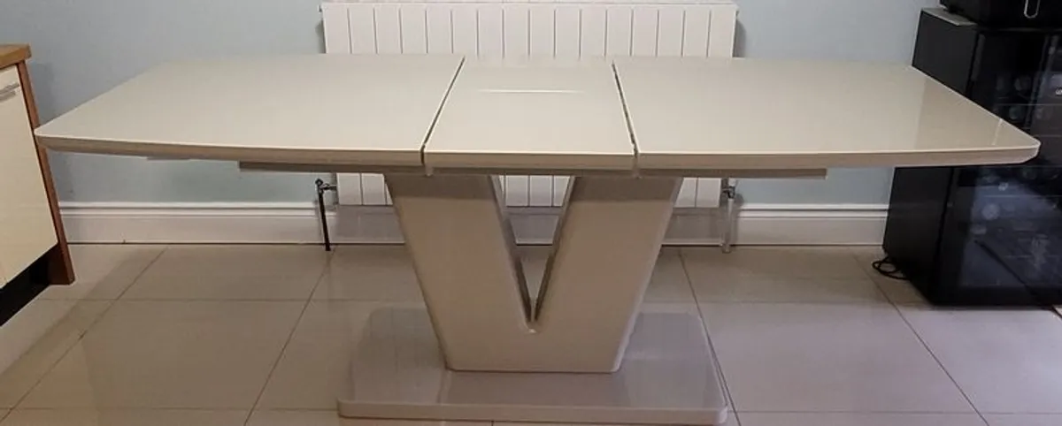 Kitchen Table - Image 2