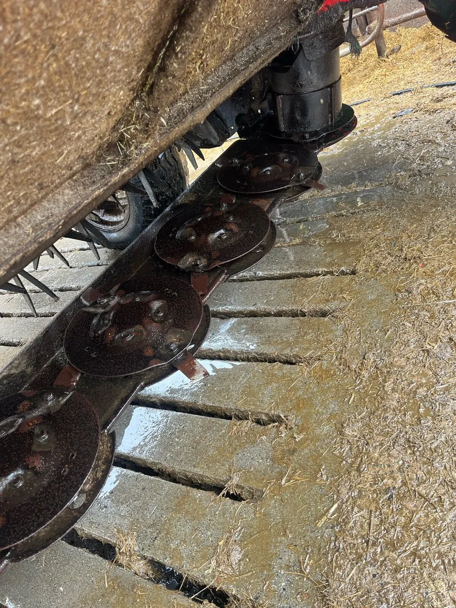 Taarup 4032 mower - Image 2